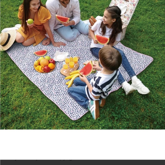 Scout Pink and Blue Polka Dot Outdoor Throw Blanket 60x72. New! - Picture 3 of 3